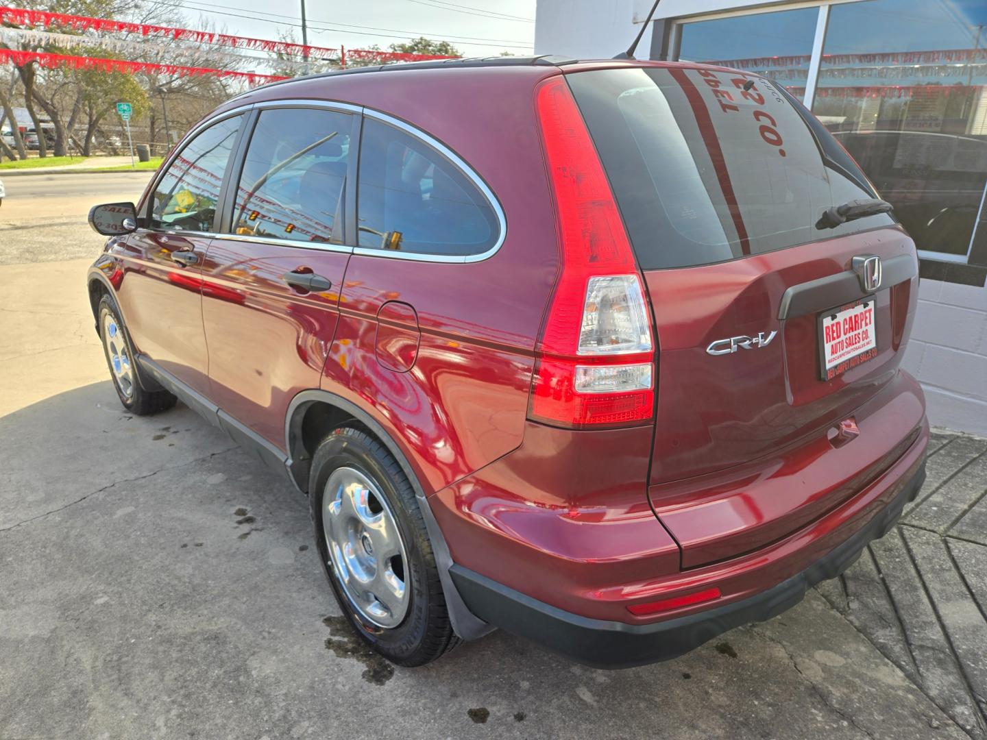 2011 Red Honda CR-V (5J6RE3H34BL) with an 2.4L I4 F DOHC 16V engine, Automatic transmission, located at 503 West Court, Seguin, TX, 78155, (830) 379-3373, 29.568621, -97.969803 - Photo#3